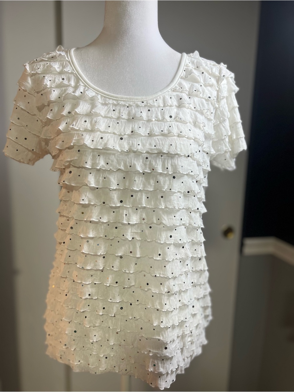 Agenda White Ruffled Eyelet Short Sleeve Top